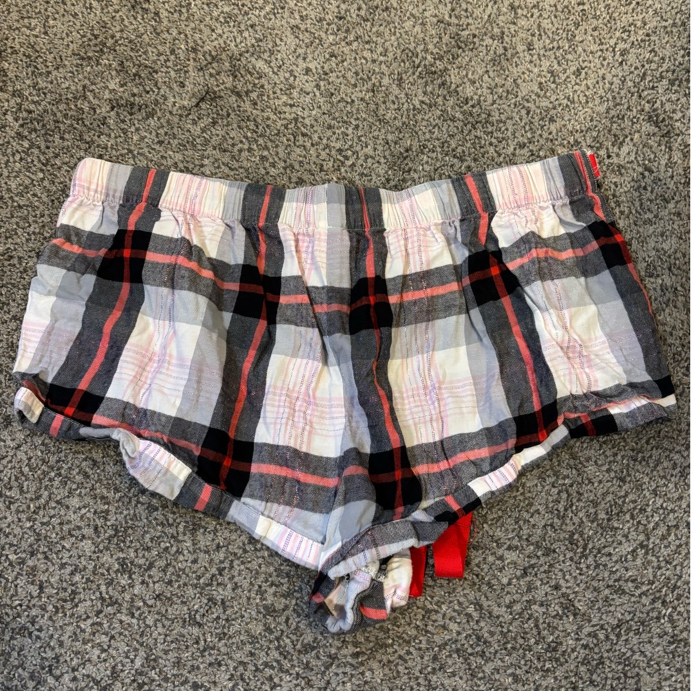 Victoria’s Secret Sleep Shorts - Picture 4 of 5